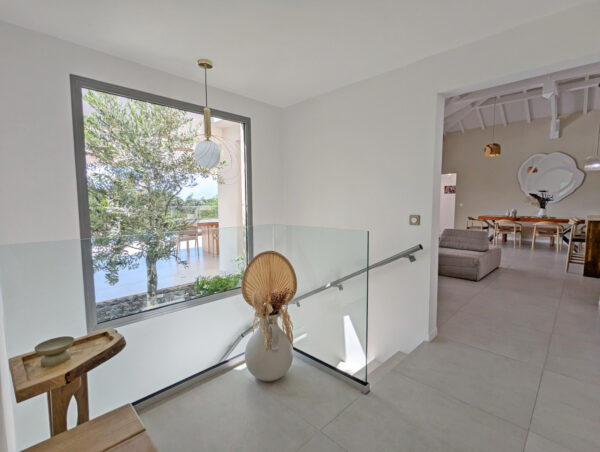 Décoration et design intérieur de la villa Nateina Home au Gosier